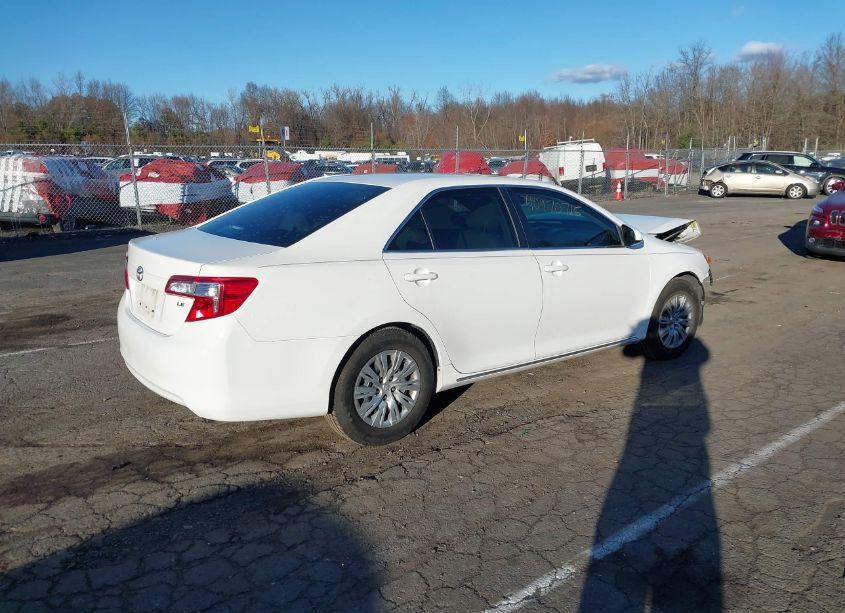 Photo 4 of 2014 Toyota Camry LE (VIN 4T4BF1FK1ER418087)