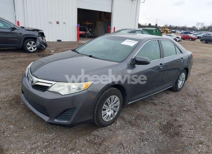 Photo 2 of 2014 Toyota Camry LE (VIN 4T4BF1FK1ER423788)