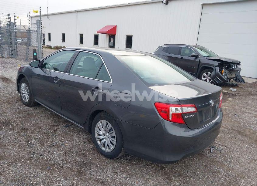 Photo 3 of 2014 Toyota Camry LE (VIN 4T4BF1FK1ER423788)