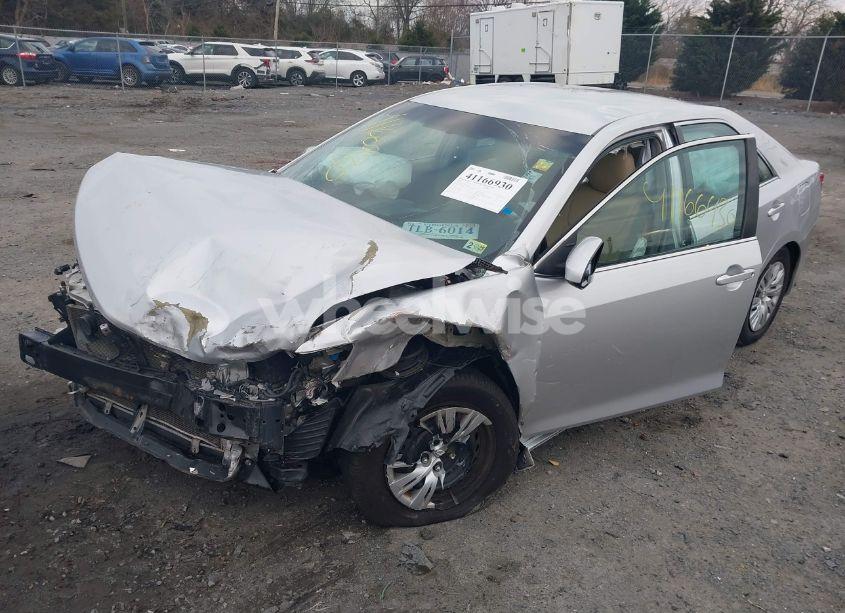 Photo 2 of 2014 Toyota Camry LE (VIN 4T4BF1FK1ER426027)