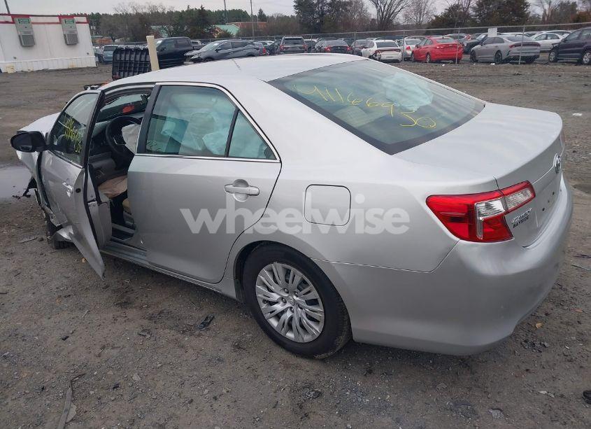 Photo 3 of 2014 Toyota Camry LE (VIN 4T4BF1FK1ER426027)
