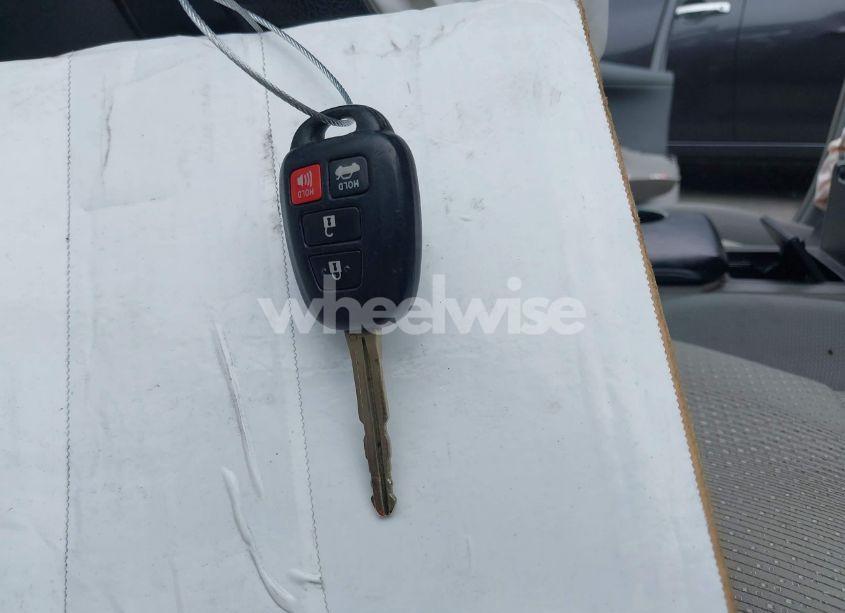 Photo 11 of 2014 Toyota Camry LE (VIN 4T4BF1FK1ER428781)