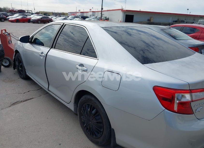 Photo 3 of 2014 Toyota Camry LE (VIN 4T4BF1FK1ER429767)