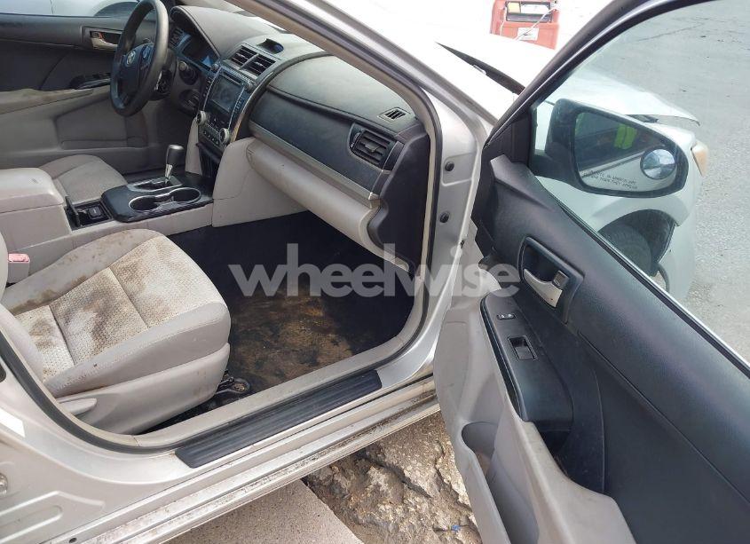 Photo 5 of 2014 Toyota Camry LE (VIN 4T4BF1FK1ER429767)