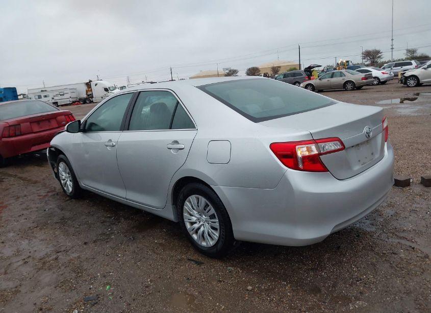 Photo 14 of 2014 Toyota Camry L (VIN 4T4BF1FK1ER438467)