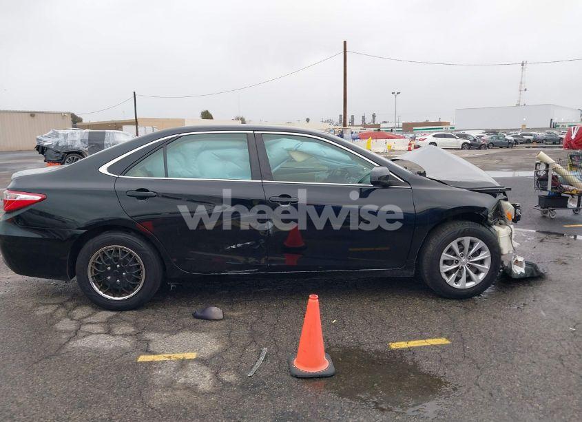 Photo 13 of 2015 Toyota Camry LE (VIN 4T4BF1FK1FR455948)