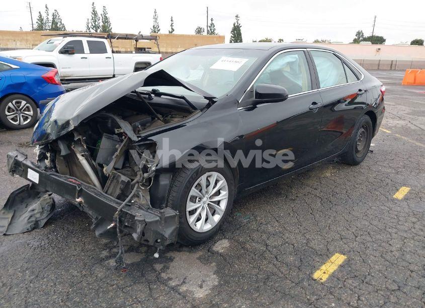 Photo 2 of 2015 Toyota Camry LE (VIN 4T4BF1FK1FR455948)