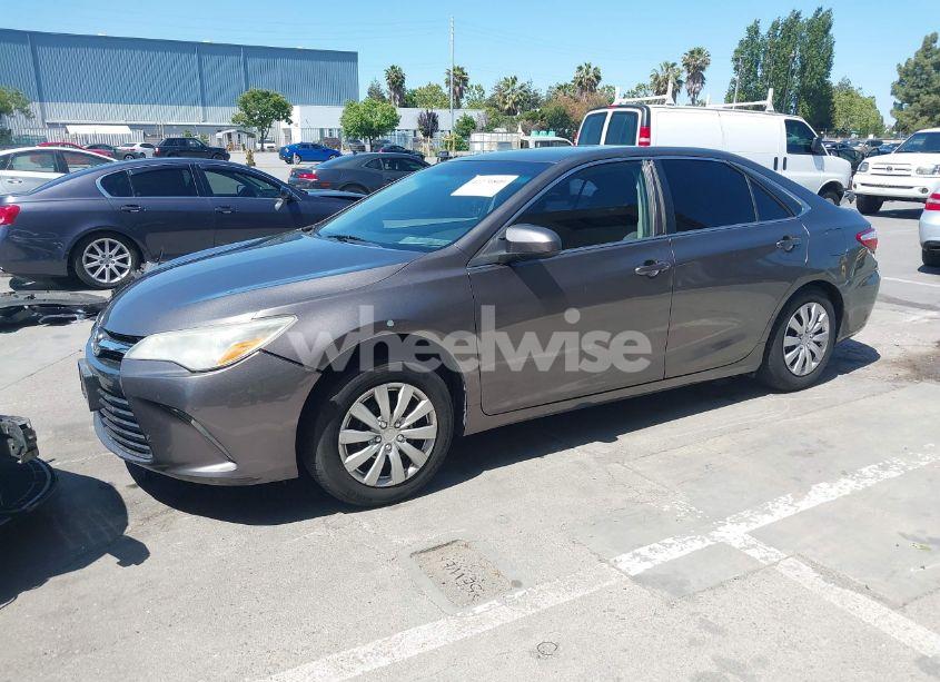 Photo 2 of 2015 Toyota Camry LE (VIN 4T4BF1FK1FR456310)