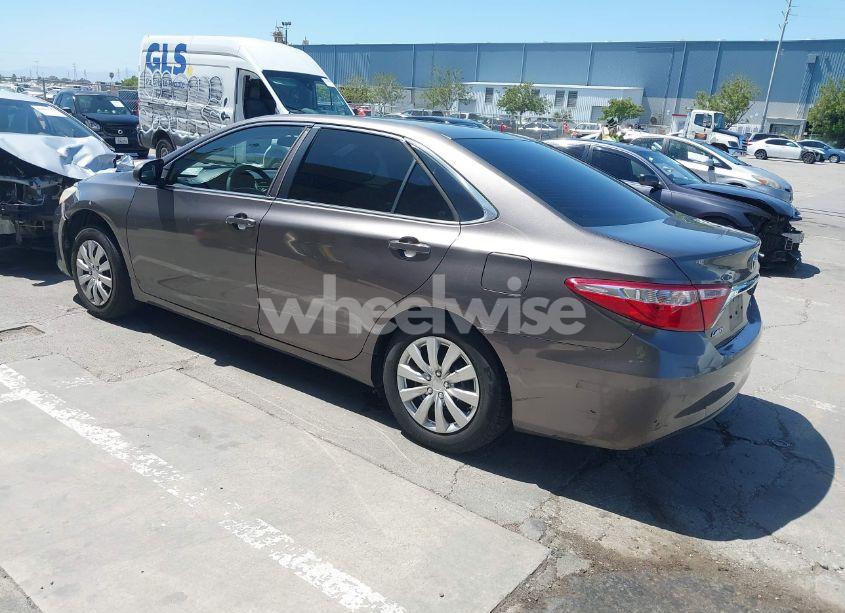 Photo 3 of 2015 Toyota Camry LE (VIN 4T4BF1FK1FR456310)