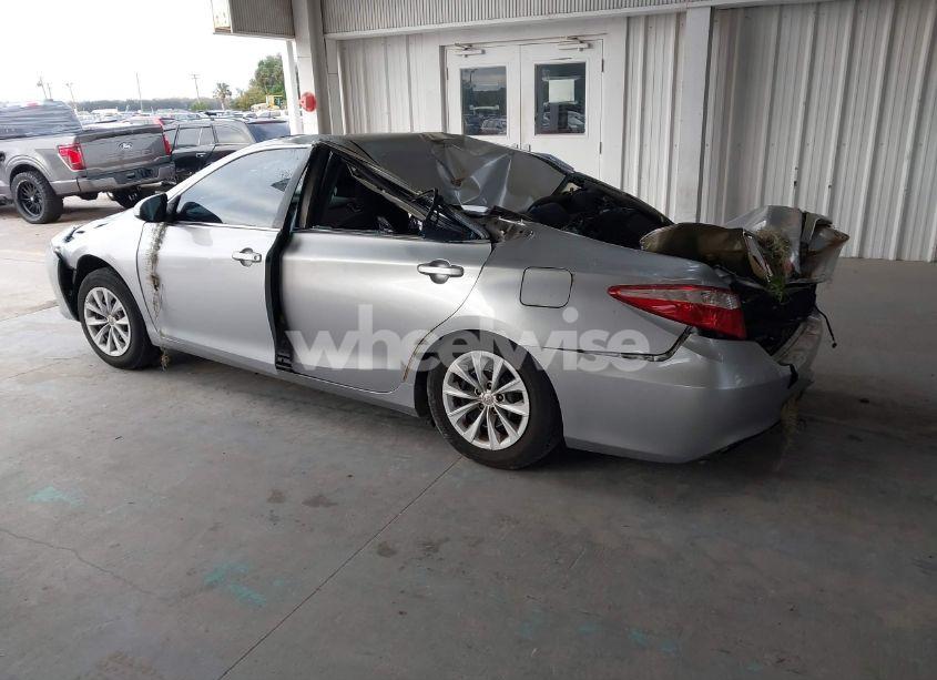 Photo 3 of 2015 Toyota Camry LE (VIN 4T4BF1FK1FR457523)