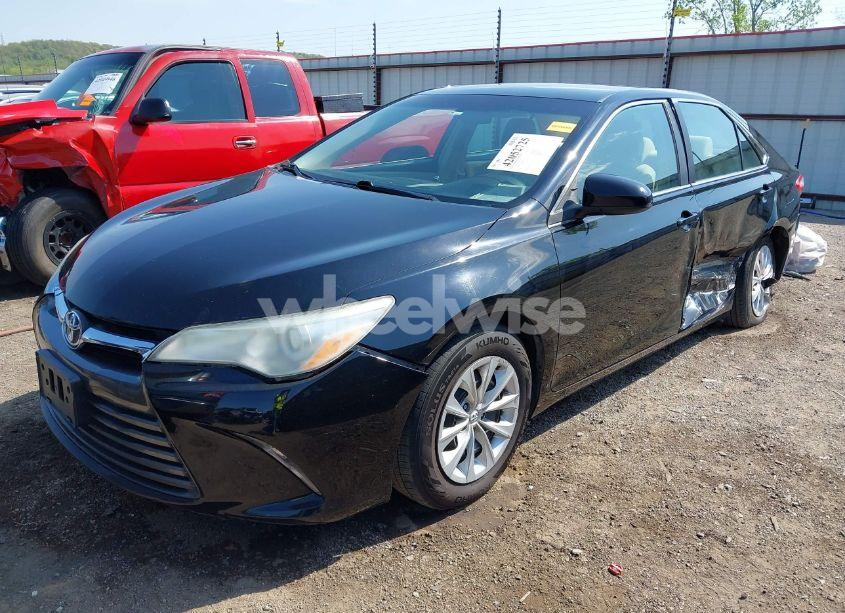 Photo 2 of 2015 Toyota Camry LE (VIN 4T4BF1FK1FR460079)