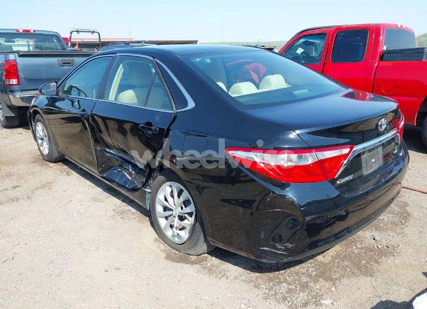Photo 3 of 2015 Toyota Camry LE (VIN 4T4BF1FK1FR460079)