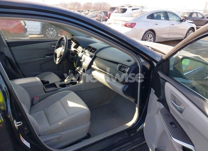 Photo 5 of 2015 Toyota Camry LE (VIN 4T4BF1FK1FR484527)