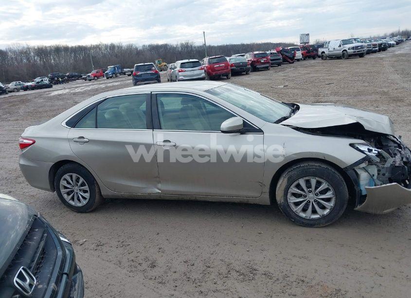 Photo 13 of 2015 Toyota Camry LE (VIN 4T4BF1FK1FR486231)