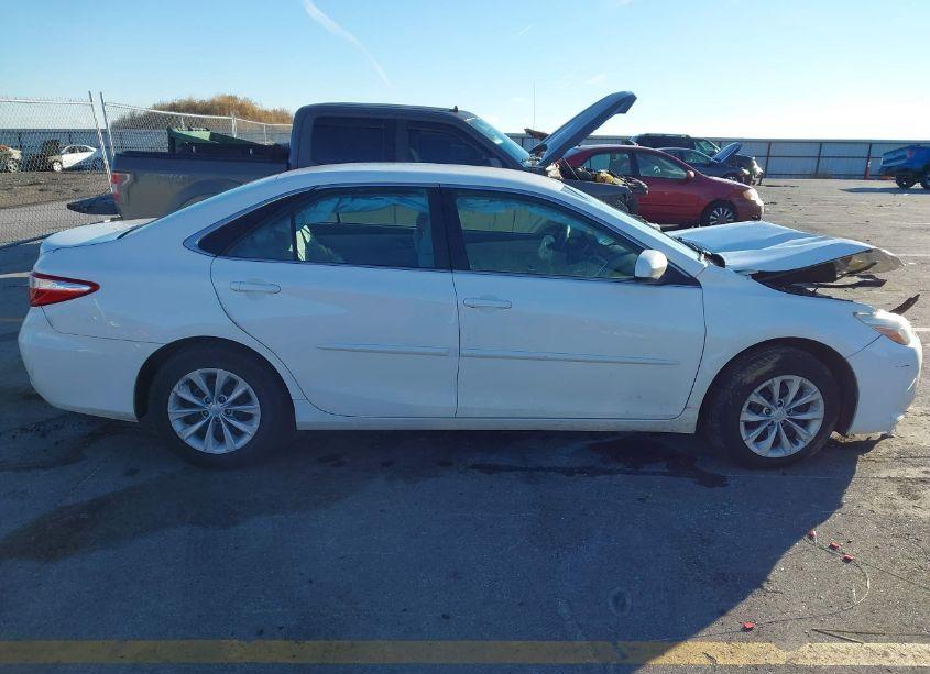 Photo 13 of 2015 Toyota Camry LE (VIN 4T4BF1FK1FR491719)