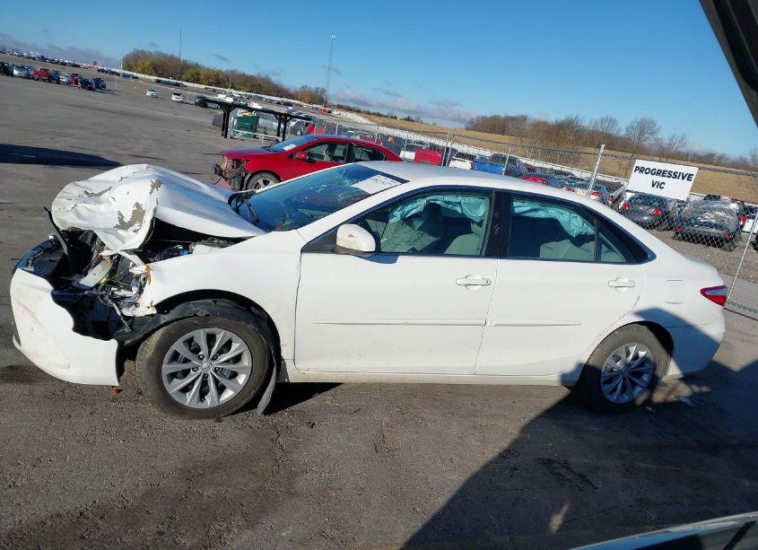 Photo 14 of 2015 Toyota Camry LE (VIN 4T4BF1FK1FR491719)