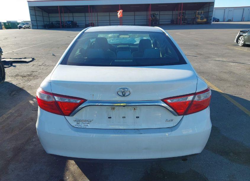 Photo 16 of 2015 Toyota Camry LE (VIN 4T4BF1FK1FR491719)