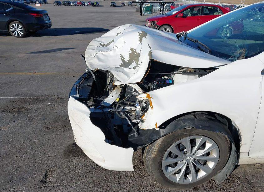 Photo 6 of 2015 Toyota Camry LE (VIN 4T4BF1FK1FR491719)