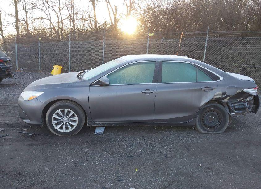 Photo 14 of 2016 Toyota Camry LE (VIN 4T4BF1FK1GR519777)