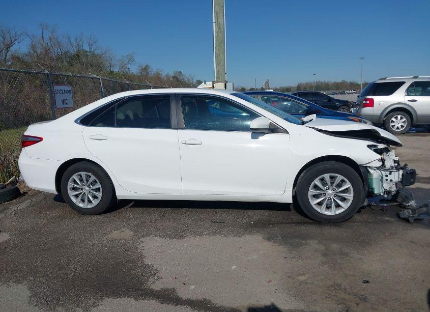 Photo 14 of 2016 Toyota Camry LE (VIN 4T4BF1FK1GR521481)