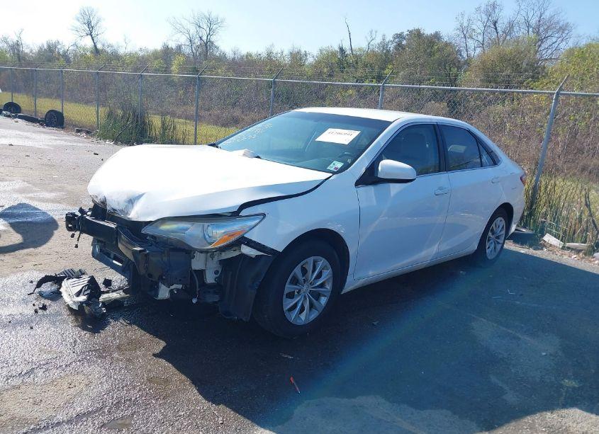 Photo 2 of 2016 Toyota Camry LE (VIN 4T4BF1FK1GR521481)