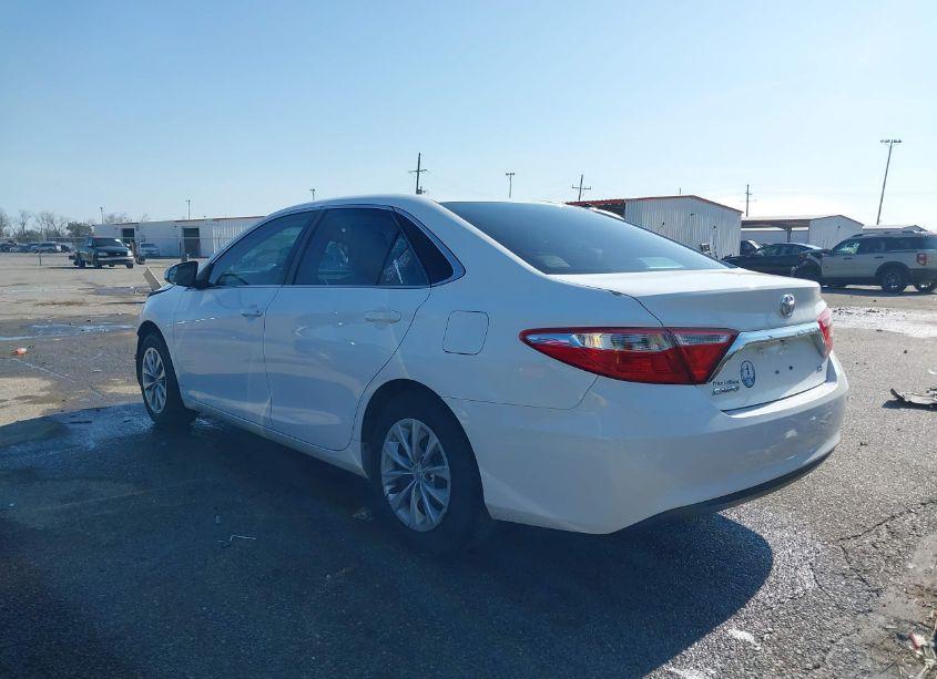 Photo 3 of 2016 Toyota Camry LE (VIN 4T4BF1FK1GR521481)