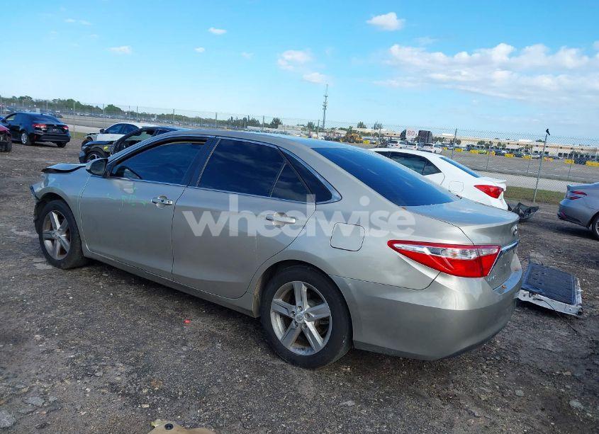 Photo 3 of 2016 Toyota Camry LE (VIN 4T4BF1FK1GR530682)