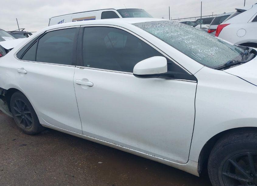 Photo 13 of 2016 Toyota Camry LE (VIN 4T4BF1FK1GR532898)