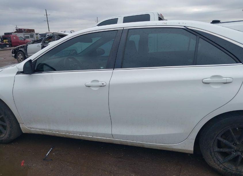 Photo 14 of 2016 Toyota Camry LE (VIN 4T4BF1FK1GR532898)