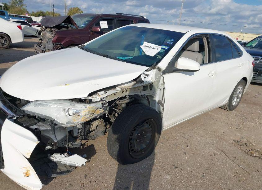 Photo 2 of 2016 Toyota Camry LE (VIN 4T4BF1FK1GR562192)