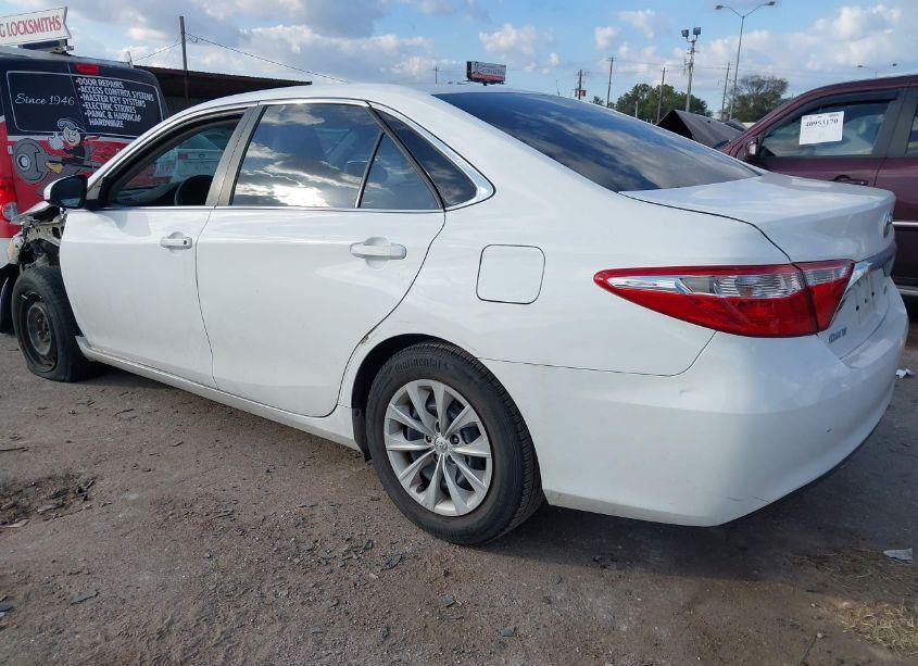 Photo 3 of 2016 Toyota Camry LE (VIN 4T4BF1FK1GR562192)