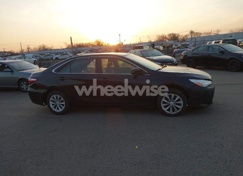 Photo 13 of 2016 Toyota Camry LE (VIN 4T4BF1FK1GR564749)