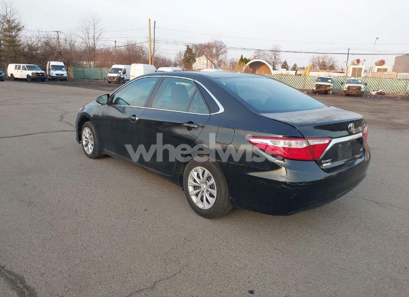 Photo 3 of 2016 Toyota Camry LE (VIN 4T4BF1FK1GR564749)