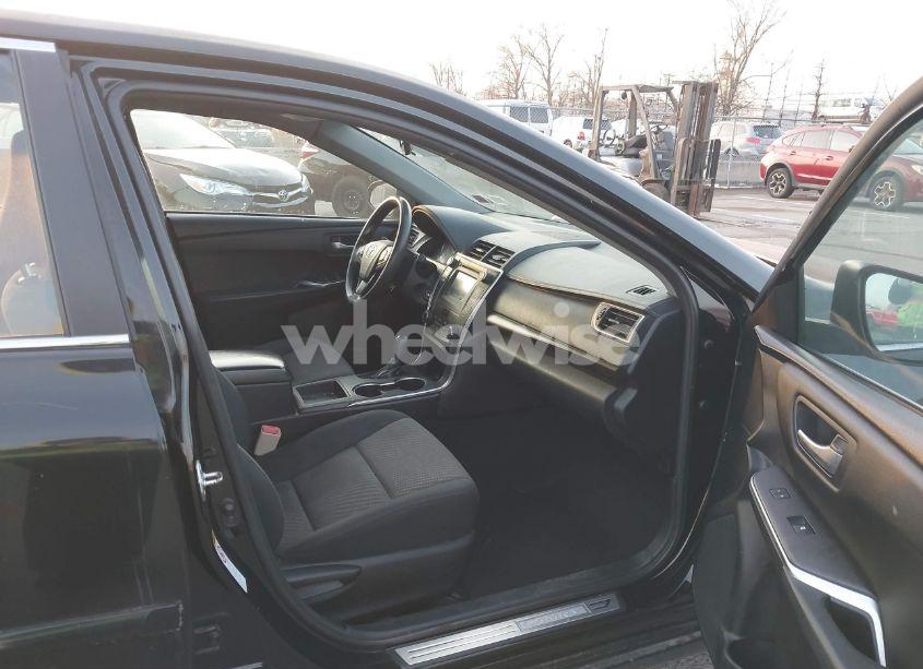 Photo 5 of 2016 Toyota Camry LE (VIN 4T4BF1FK1GR564749)