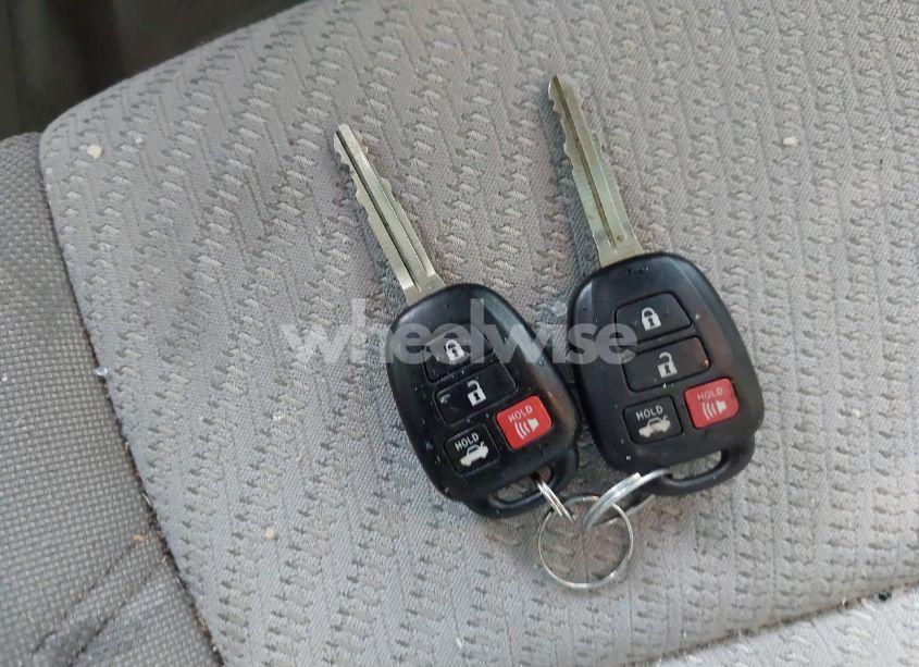 Photo 11 of 2016 Toyota Camry LE (VIN 4T4BF1FK1GR573709)