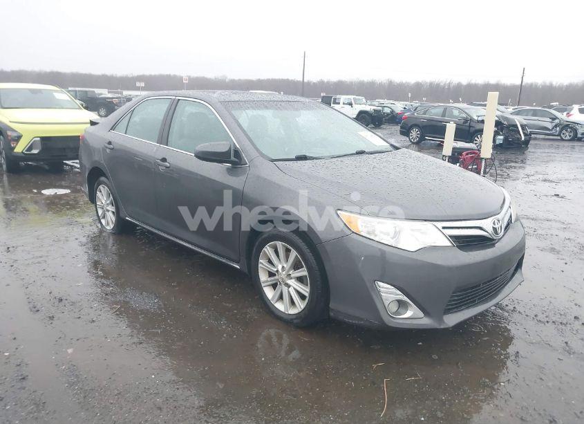 2012 Toyota Camry XLE (VIN 4T4BF1FK2CR203878) main photo