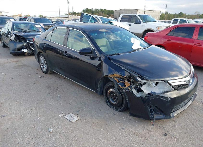 2013 Toyota Camry LE (VIN 4T4BF1FK2DR289551) main photo