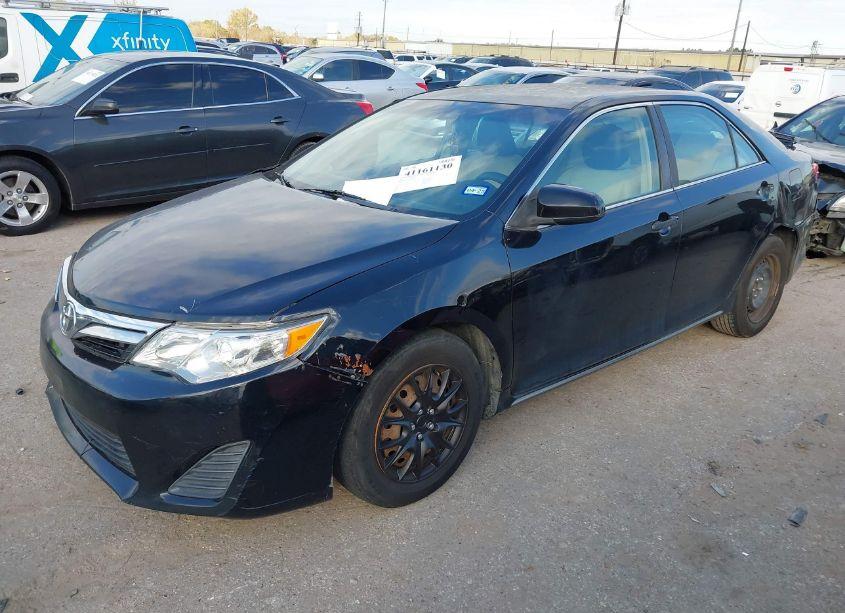 Photo 2 of 2013 Toyota Camry LE (VIN 4T4BF1FK2DR289551)
