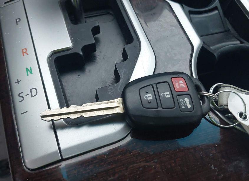 Photo 11 of 2013 Toyota Camry XLE (VIN 4T4BF1FK2DR290716)