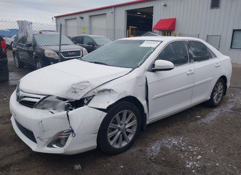 Photo 2 of 2013 Toyota Camry XLE (VIN 4T4BF1FK2DR290716)