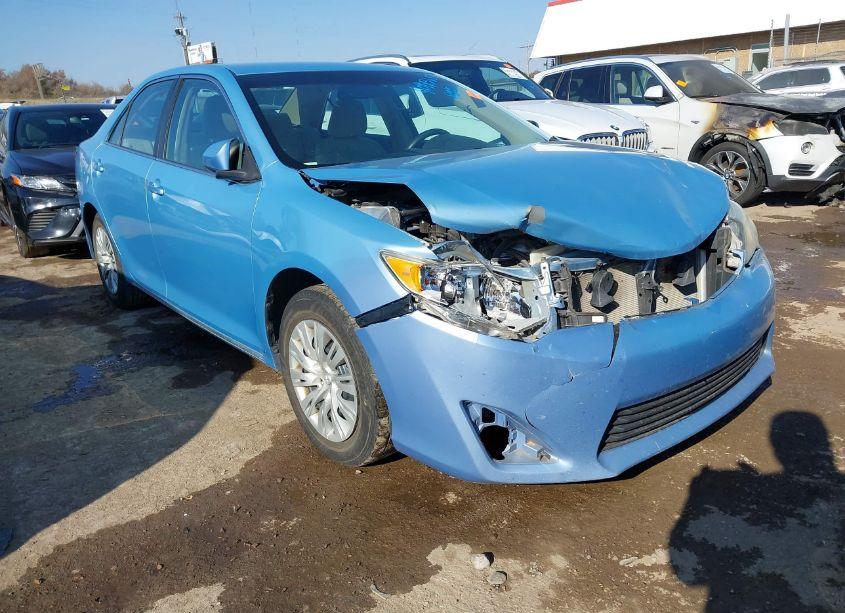2013 Toyota Camry LE (VIN 4T4BF1FK2DR296189) main photo