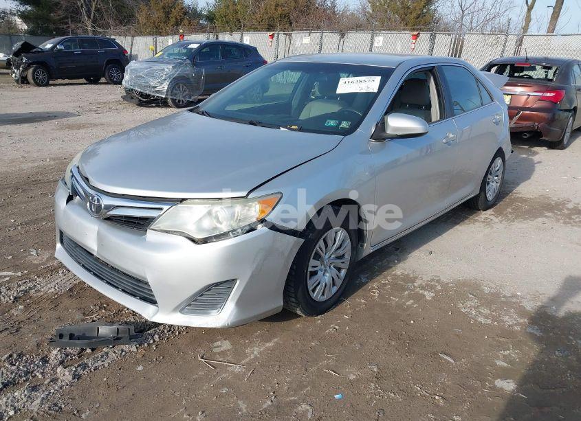 Photo 2 of 2013 Toyota Camry LE (VIN 4T4BF1FK2DR319714)