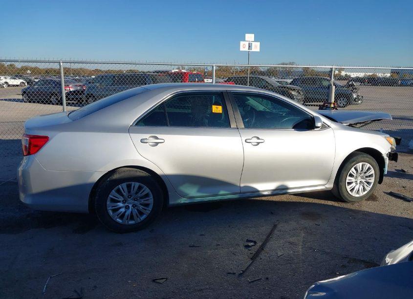 Photo 13 of 2013 Toyota Camry LE (VIN 4T4BF1FK2DR329725)