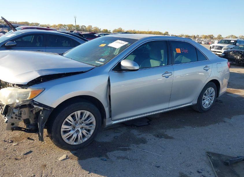 Photo 14 of 2013 Toyota Camry LE (VIN 4T4BF1FK2DR329725)