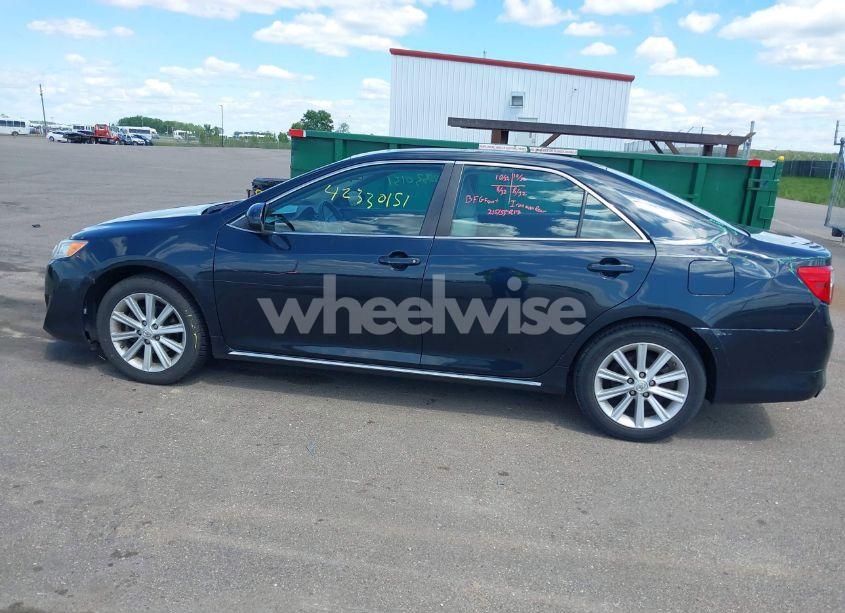 Photo 14 of 2014 Toyota Camry XLE (VIN 4T4BF1FK2ER351452)