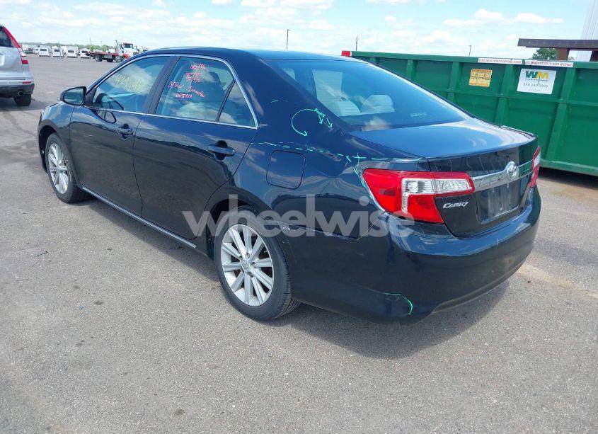 Photo 3 of 2014 Toyota Camry XLE (VIN 4T4BF1FK2ER351452)