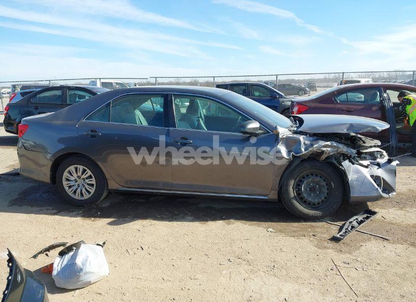 Photo 13 of 2014 Toyota Camry LE (VIN 4T4BF1FK2ER355209)