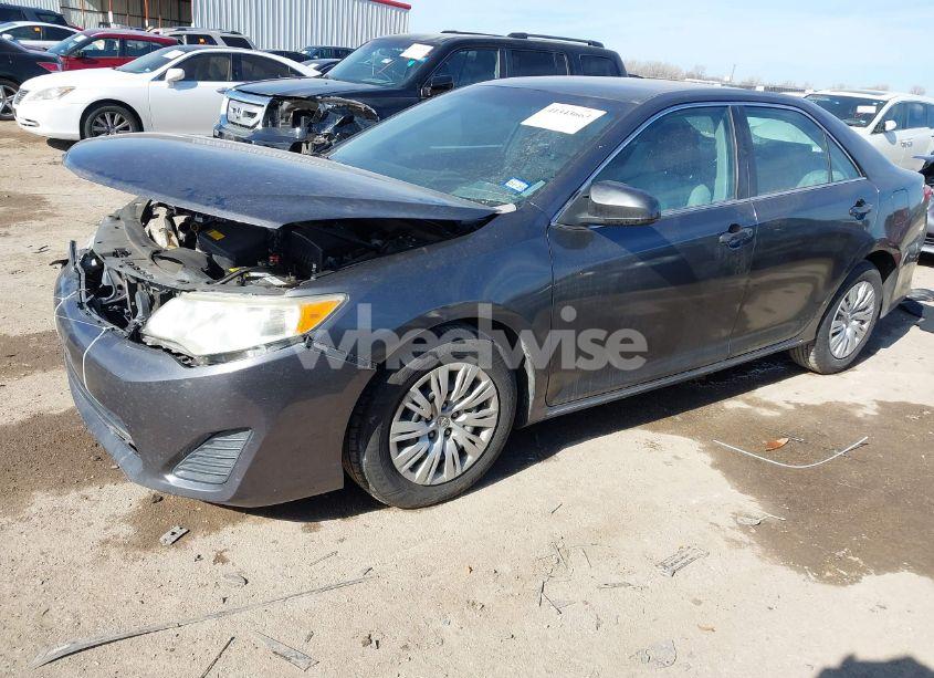 Photo 2 of 2014 Toyota Camry LE (VIN 4T4BF1FK2ER355209)