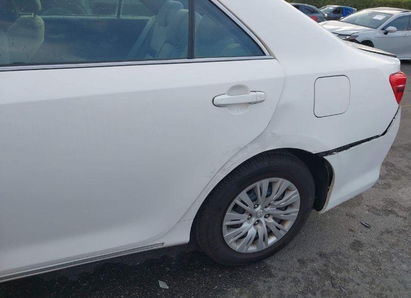 Photo 17 of 2014 Toyota Camry LE (VIN 4T4BF1FK2ER360295)