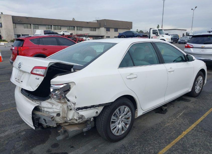 Photo 4 of 2014 Toyota Camry LE (VIN 4T4BF1FK2ER360295)